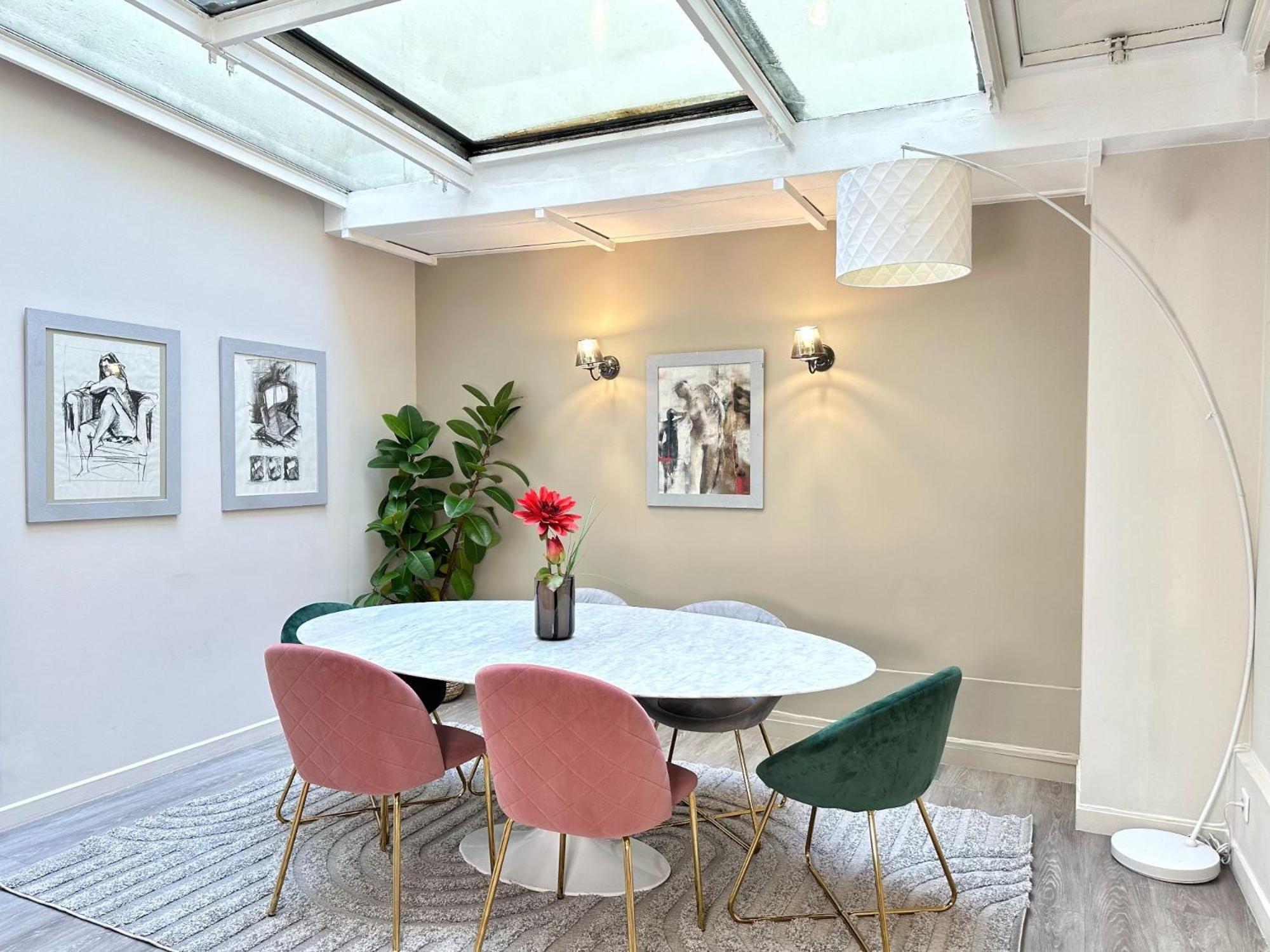 Luxurious Flat In Saint-germain-des-pres Paris
