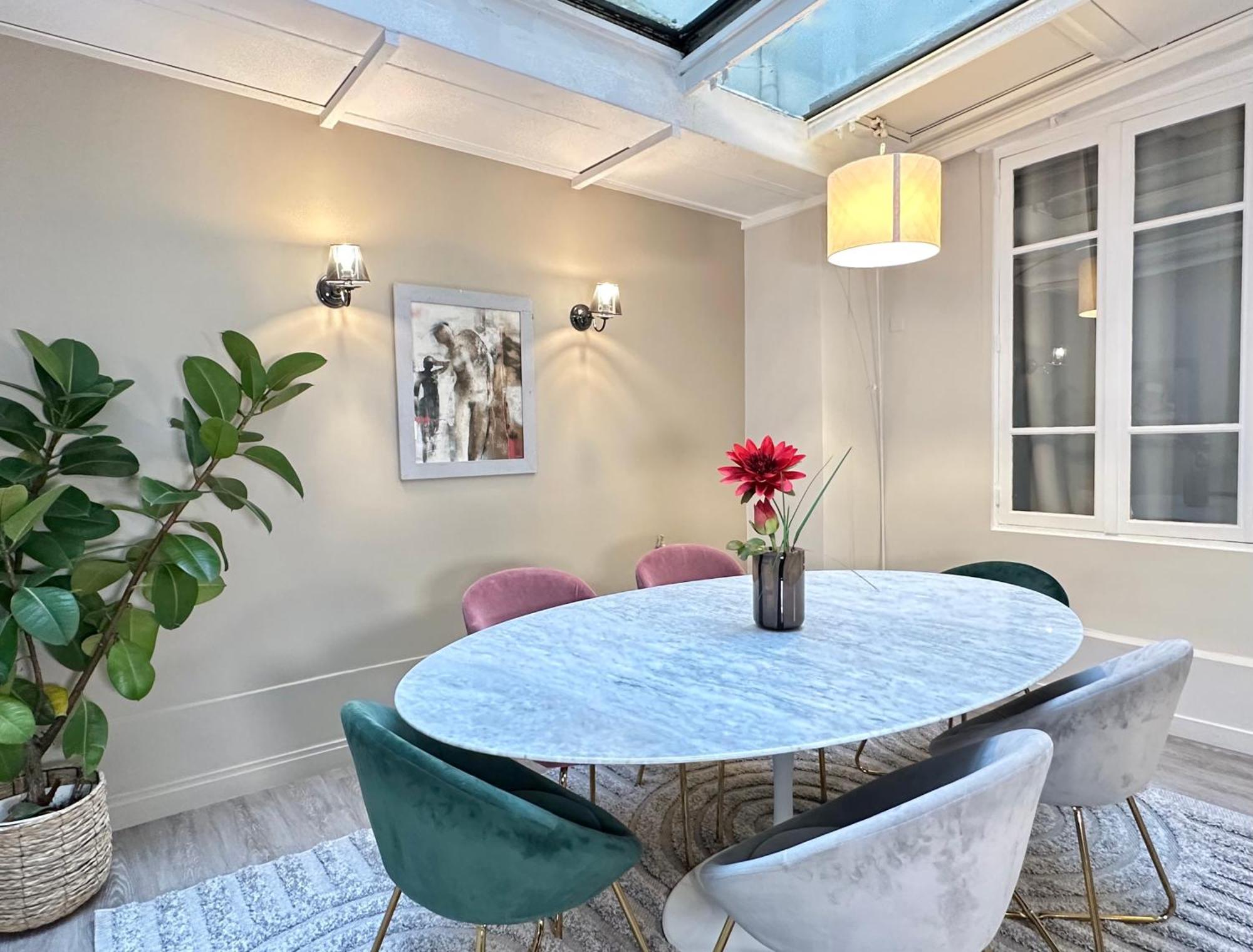 Luxurious Flat In Saint-germain-des-pres